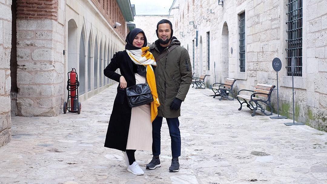 Liburan Ke Istanbul Ini 8 Potret Mesra Shireen Sungkar Teuku Wisnu