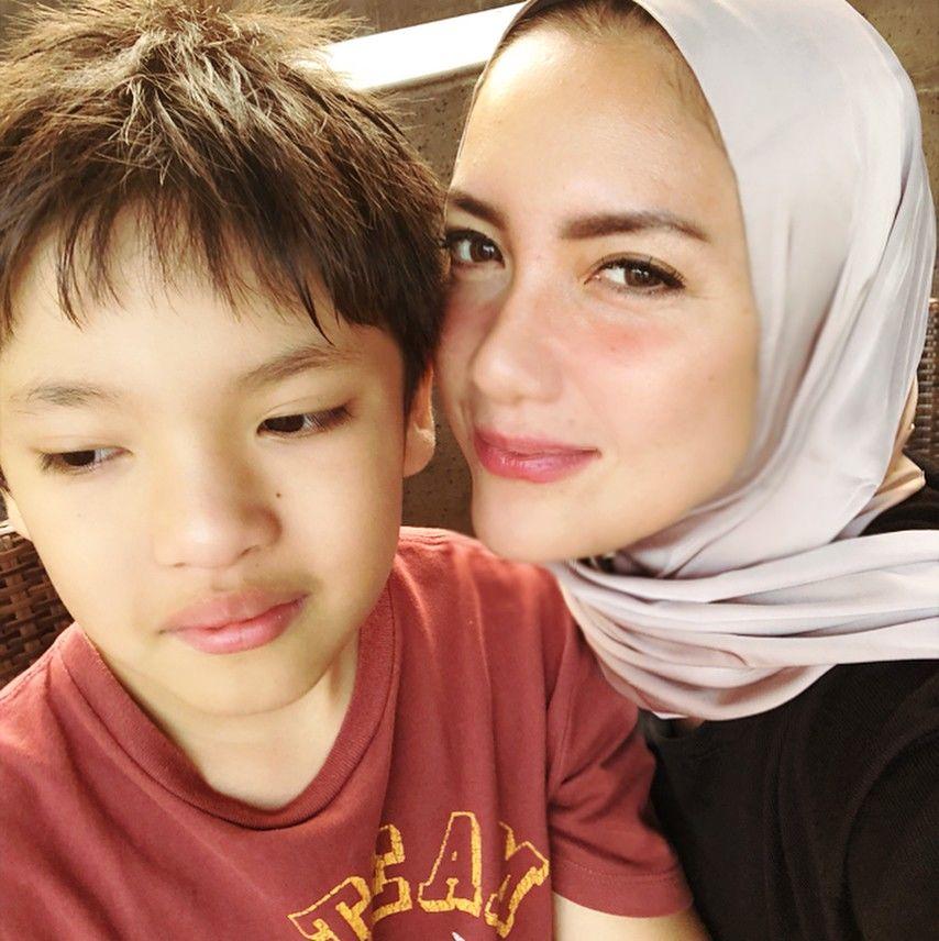 20 Tahun Berlalu Ini 10 Potret Tia Ivanka Tuyul Dan Mbak Yul