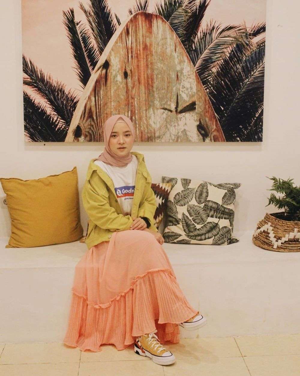 10 Inspirasi OOTD Hijab Dari Para Seleb Mudah Ditiru