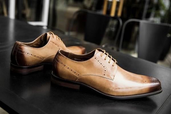 Rekomendasi Sepatu Pantofel Pria Merek Lokal Harga Murah