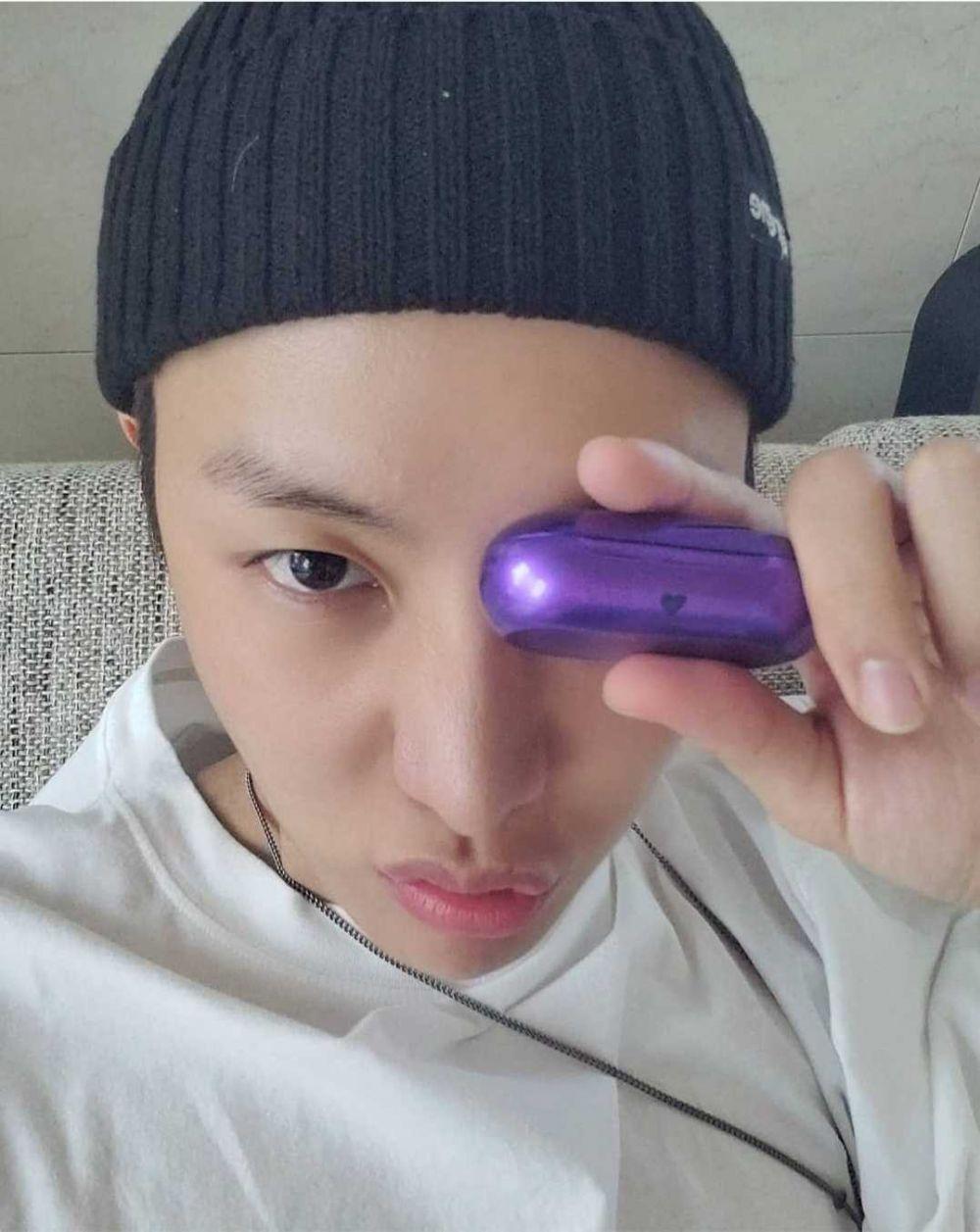 Potret Selfie J Hope Bts Tanpa Makeup Bukti Tetap Memukau