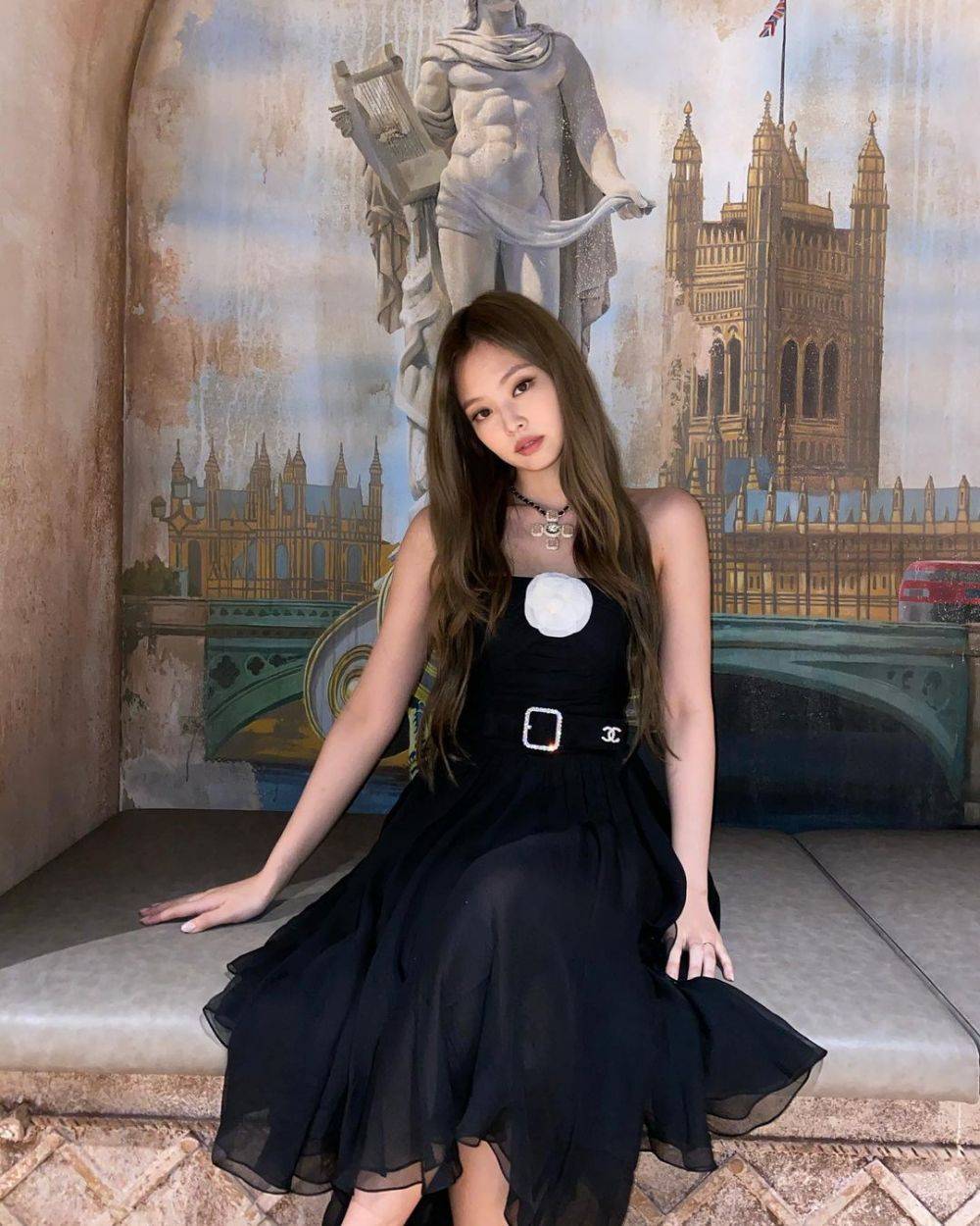 10 Mix And Match Outfit Serba Hitam Ala Jennie BLACKPINK Trendi Abis