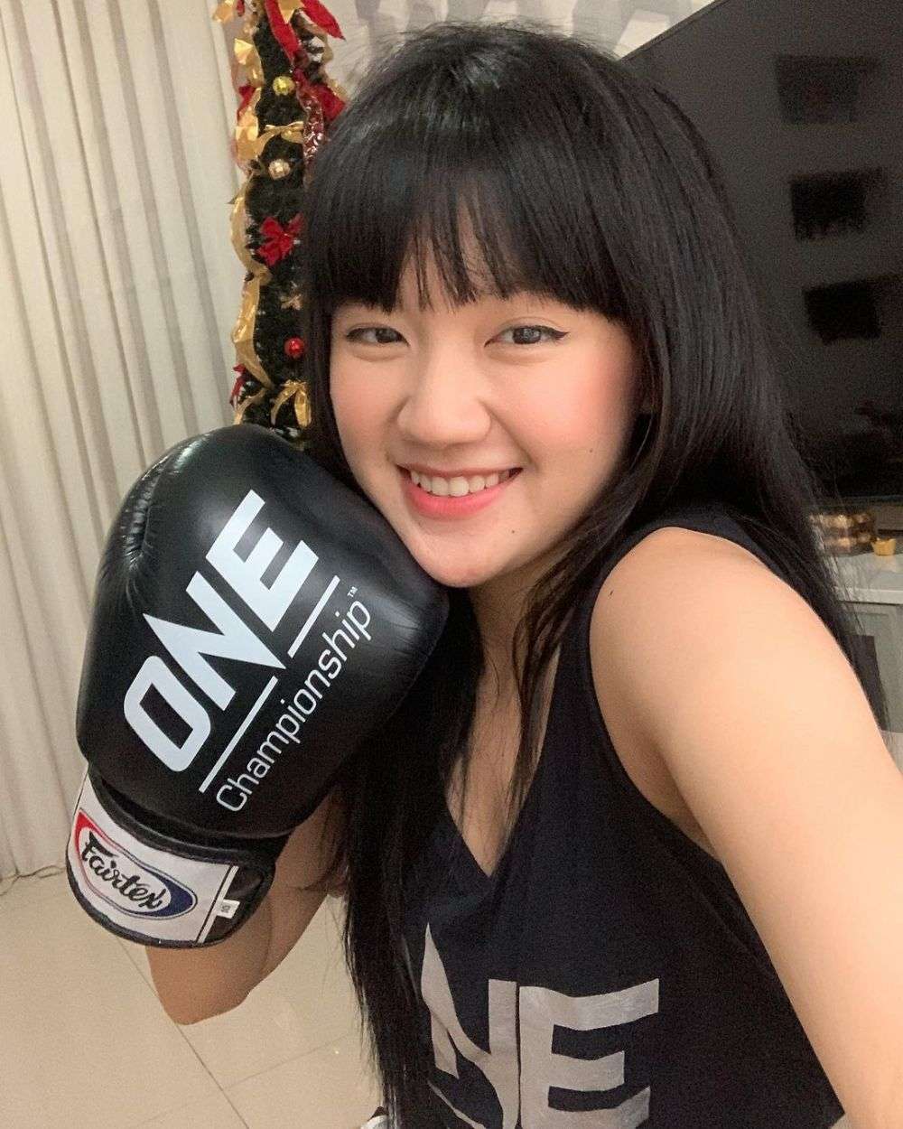 10 Foto Cindy Gulla Eks JKT48