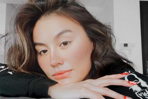 Gaya Selfie Agnez Monica Yang Manis Abis Idola Semuanya