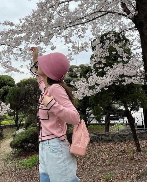 Kece Badai Inspirasi Outfit Casual Ala Jennie Blackpink