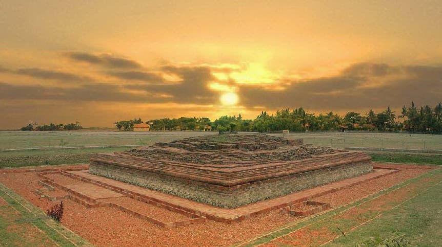 Pesona Candi Batujaya Di Karawang