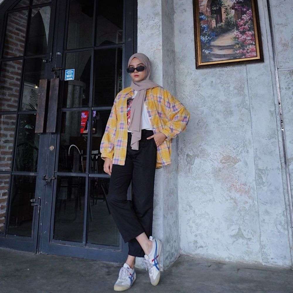 10 Ide Mix And Match Outfit Nuansa Kuning Ala Via Zulviani