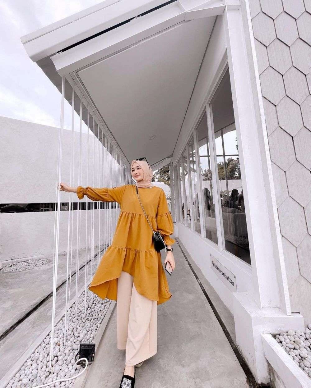 10 Ide Mix And Match Outfit Nuansa Kuning Ala Ingrid Yulika