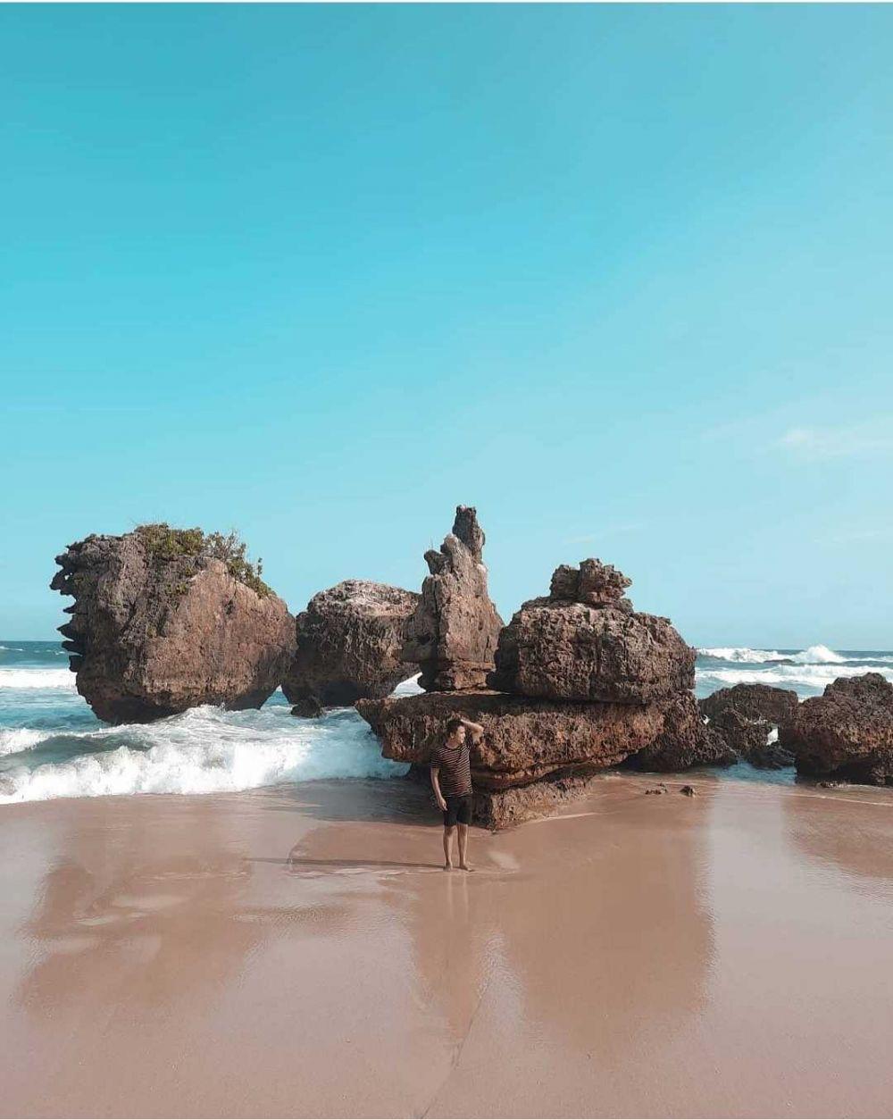 Wisata Pantai Di Malang Selatan Buat Vitamin Sea