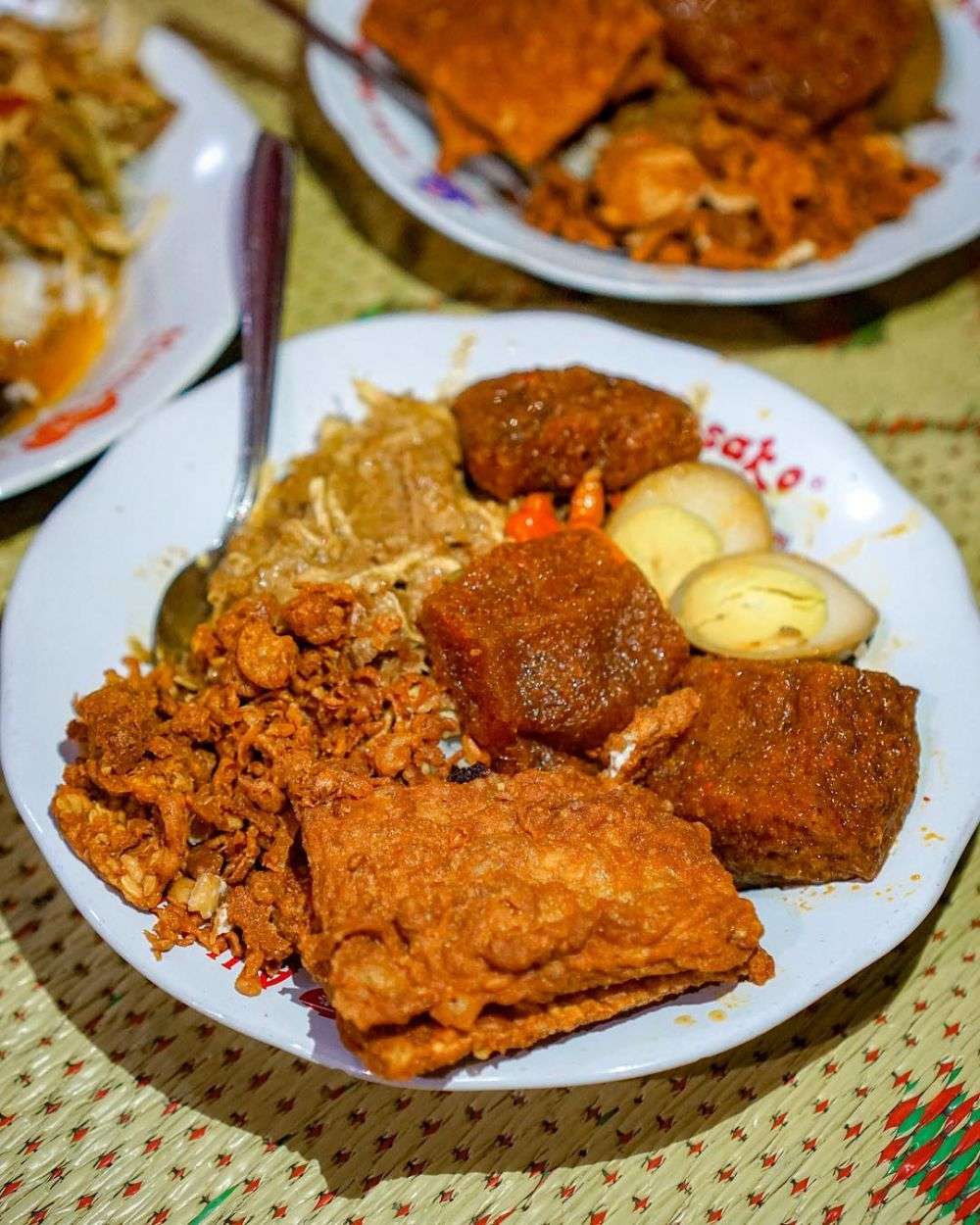 5 Gudeg Jogja Yang Buka Malam Hari Rugi Gak Mencobanya