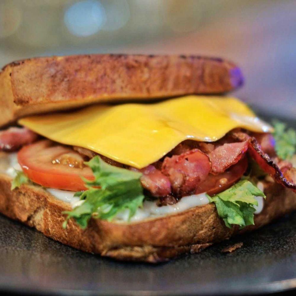 Sandwich Kekinian Di Jaksel Camilan Enak Isian Beragam