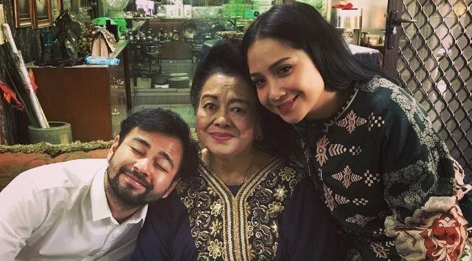 Potret Nenek Raffi Ahmad Tetap Awet Muda Di Usia 87 Tahun