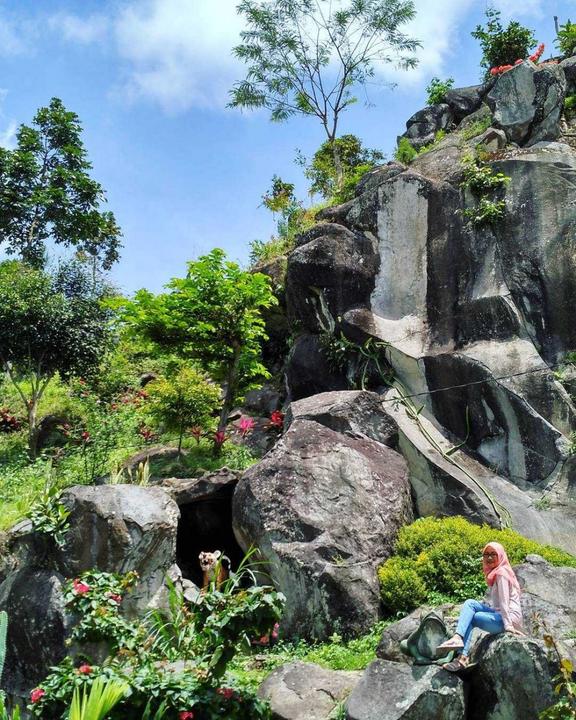 7 Tempat Wisata Di Lereng Gunung Lawu Didominasi Air Terjun