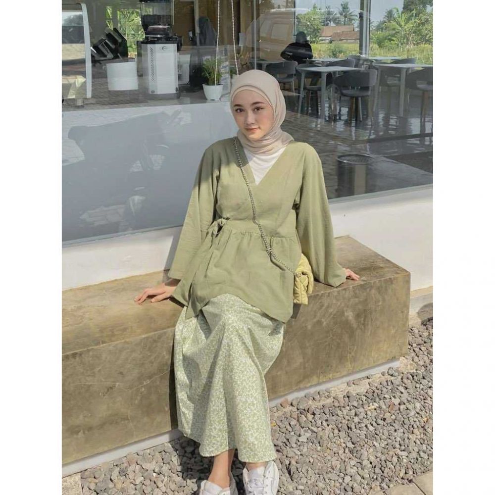 Ide OOTD Warna Sage Green Untuk Lebaran