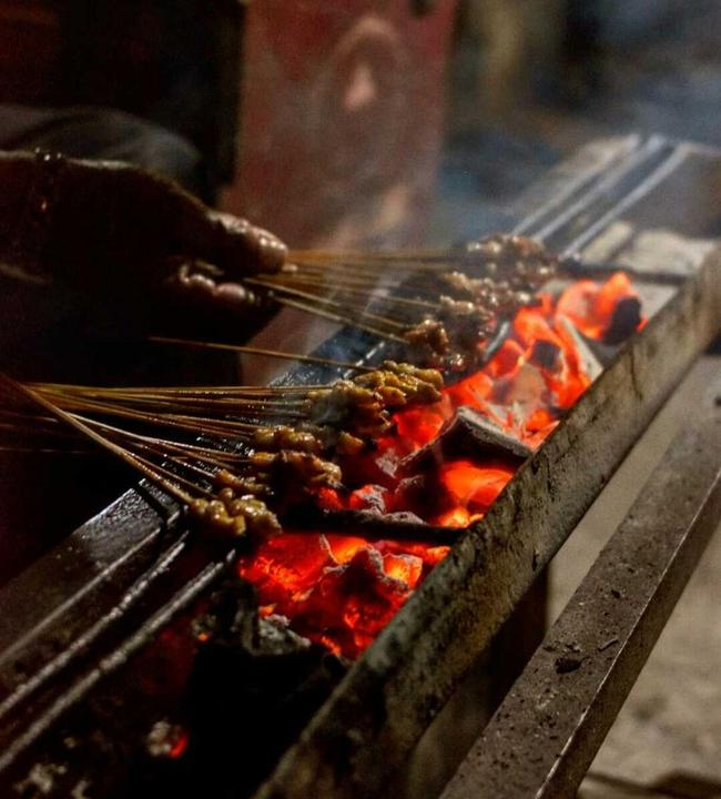 Kuliner Khas Madura Yang Nikmat Disantap Dengan Ketupat