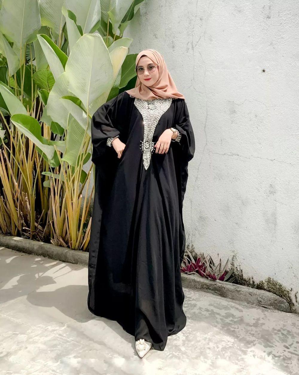 Referensi Ootd Dengan Kaftan Untuk Lebaran Anggun