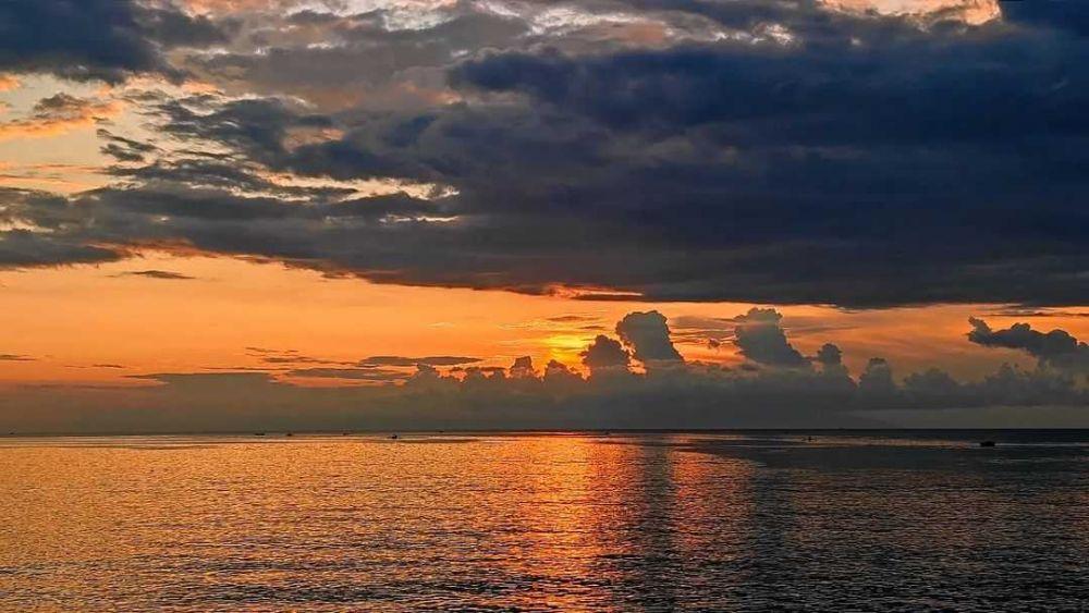 Pesona Pantai Senggigi Dengan Keindahan Teluk Yang Memukau