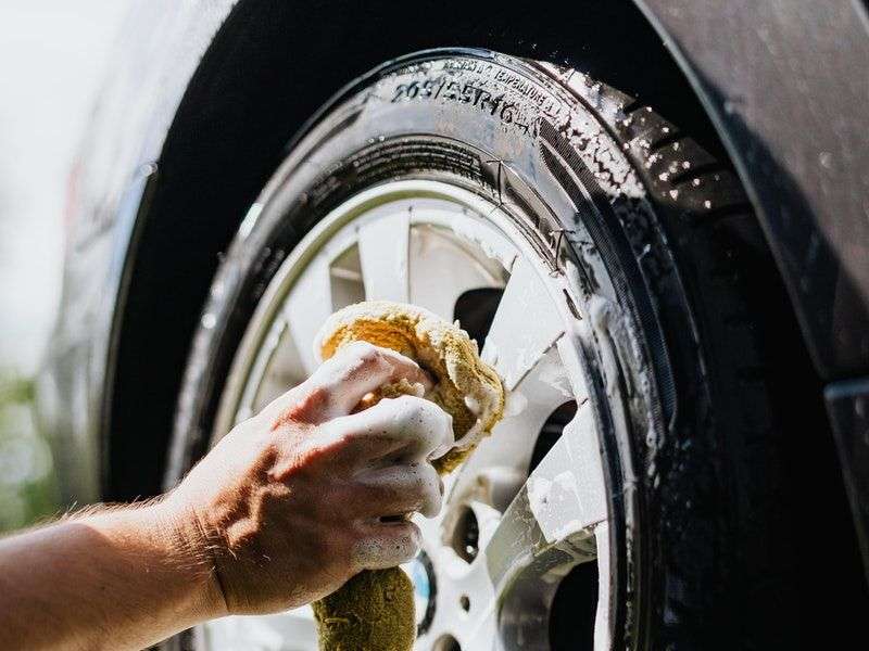 5 Tanda Harus Ganti Ban Mobil Segerakan Ingat Keselamatan