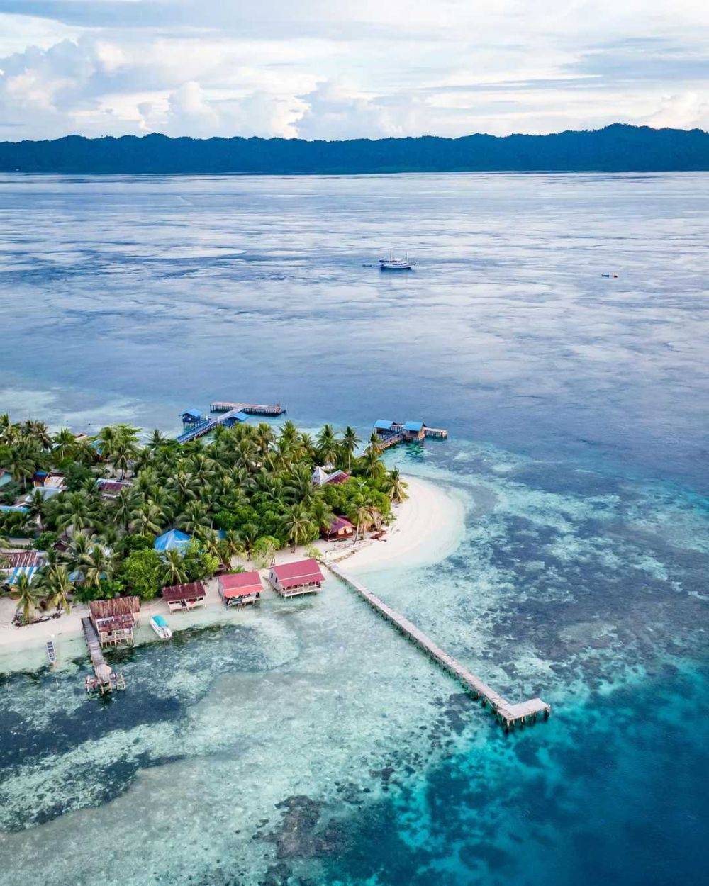 Potret Arborek Island Desa Wisata Terbersih Papua Barat