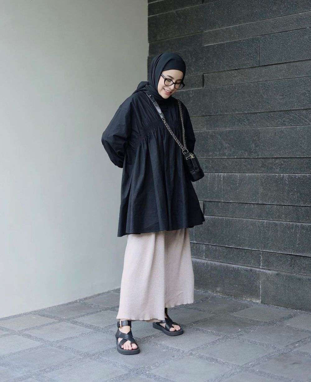 10 OOTD Hijab Cewek Mamba Ala Selebgram Aghnia Punjabi