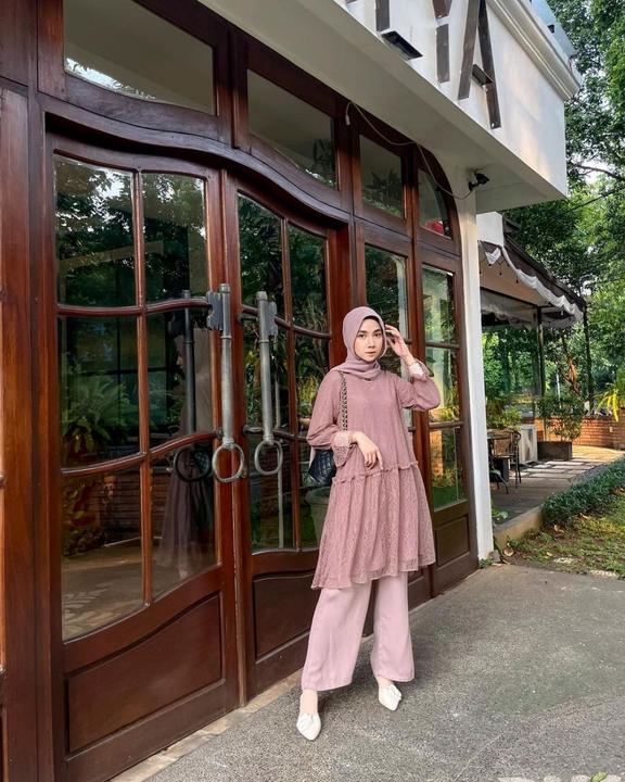 Outfit Kondangan Dengan Celana Kulot Yang Mudah Disontek