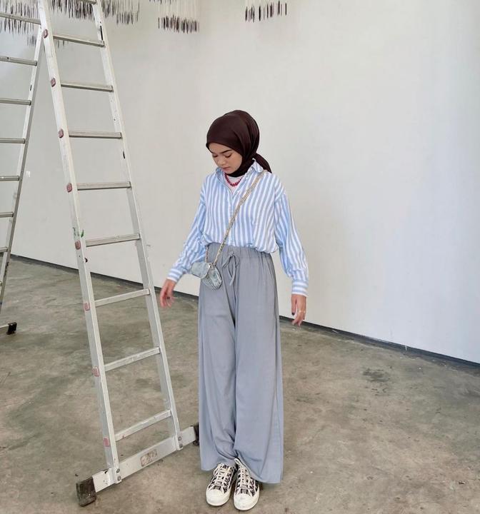 Padu Padan Outfit Hijab Motif Stripe Selebgram Yure Zalina