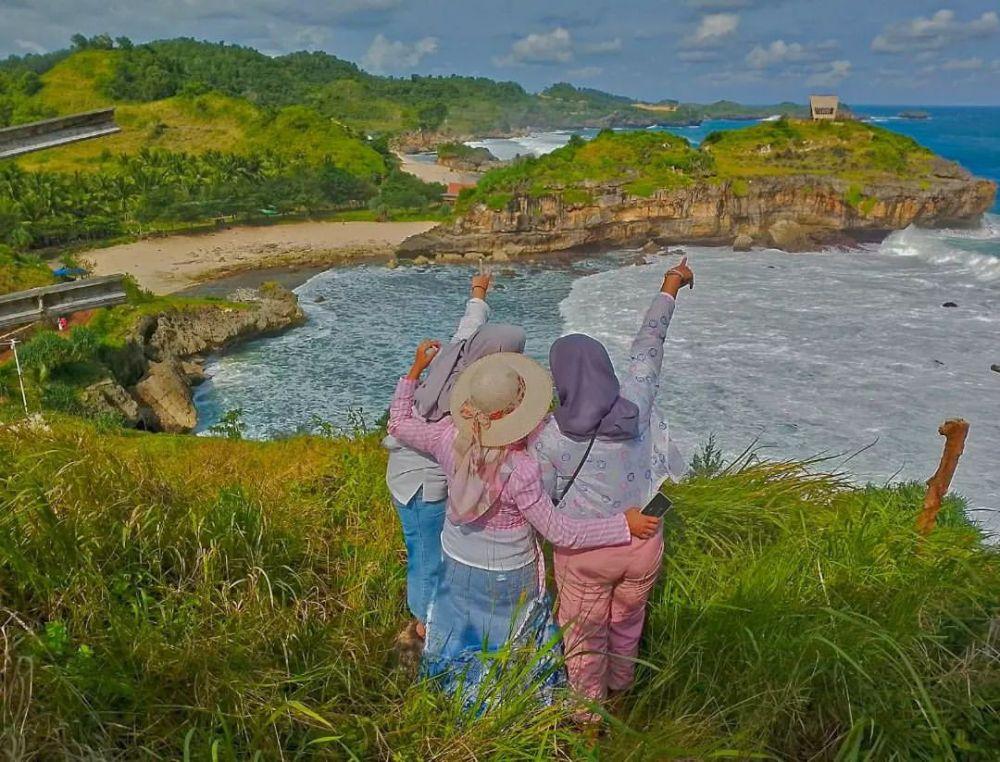 9 Spot Foto Di Pantai Kasap Pacitan Raja Ampat Jawa Timur