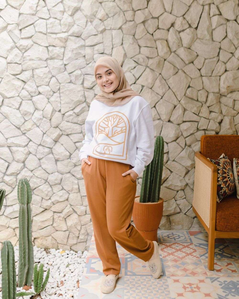 9 Gaya Hijab Kasual Ala Vebby Palwinta Comfy Untuk Daily