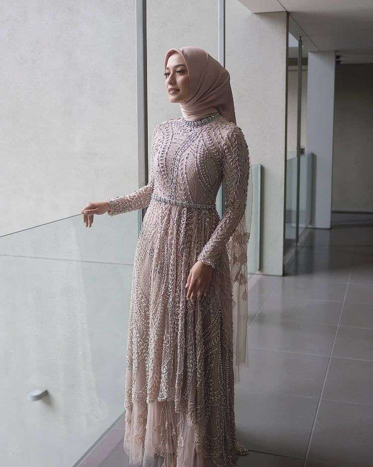 Inspirasi Kebaya Muslim Warna Pastel Untuk Berbagai Acara