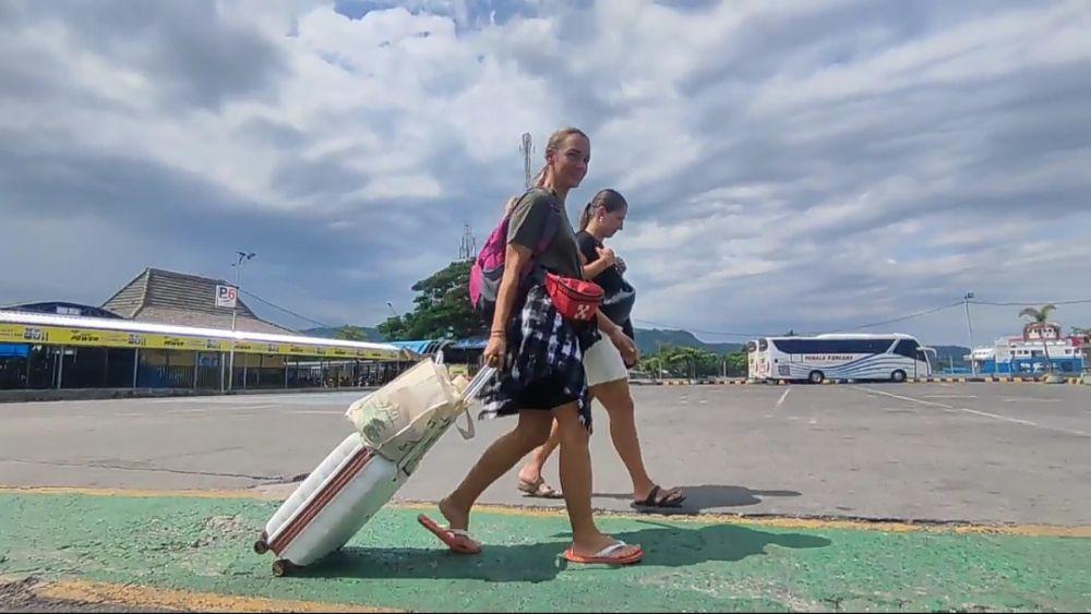 Libur Sekolah Pelabuhan Ketapang Dipadati Kendaraan Pribadi