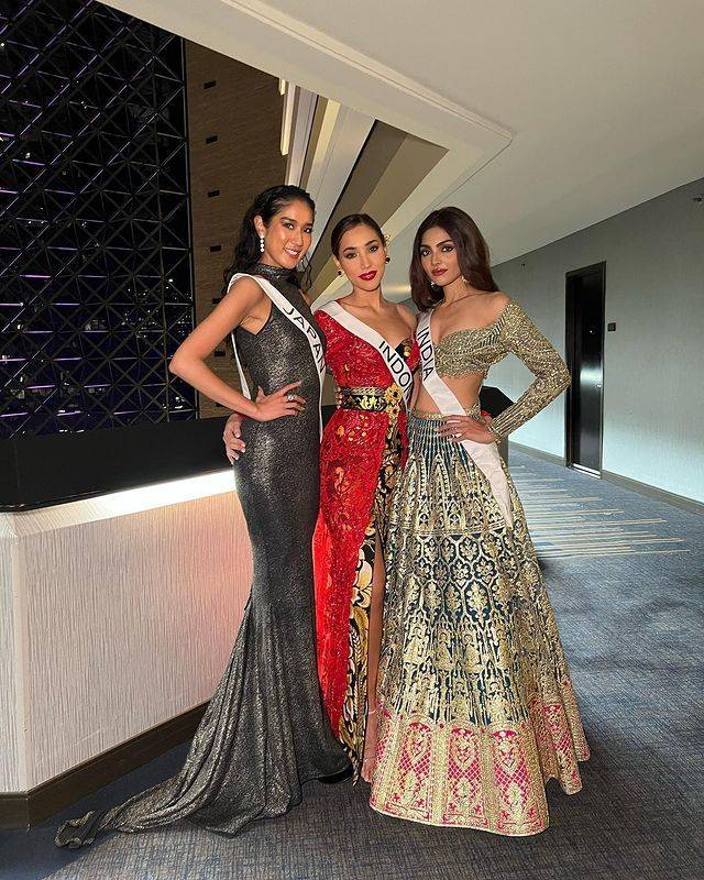 Potret Laksmi Suardana Dengan Kebaya Di Miss Universe