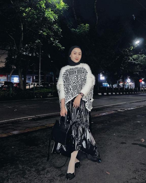 Outfit Dress Hingga Organza Ala Thafanya Sabila