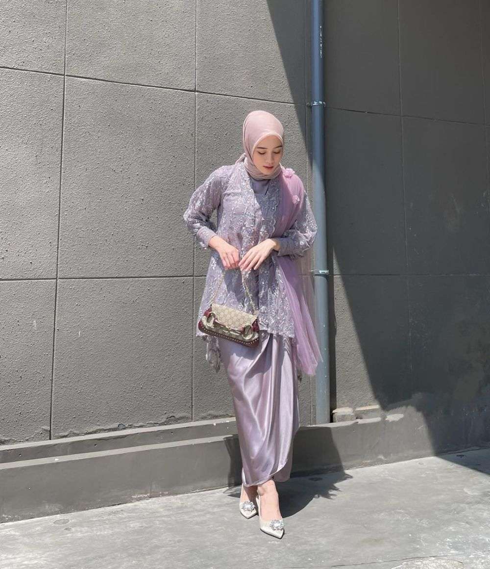 Ootd Kondangan Hijab Nuansa Ungu Ala Vina Maulina