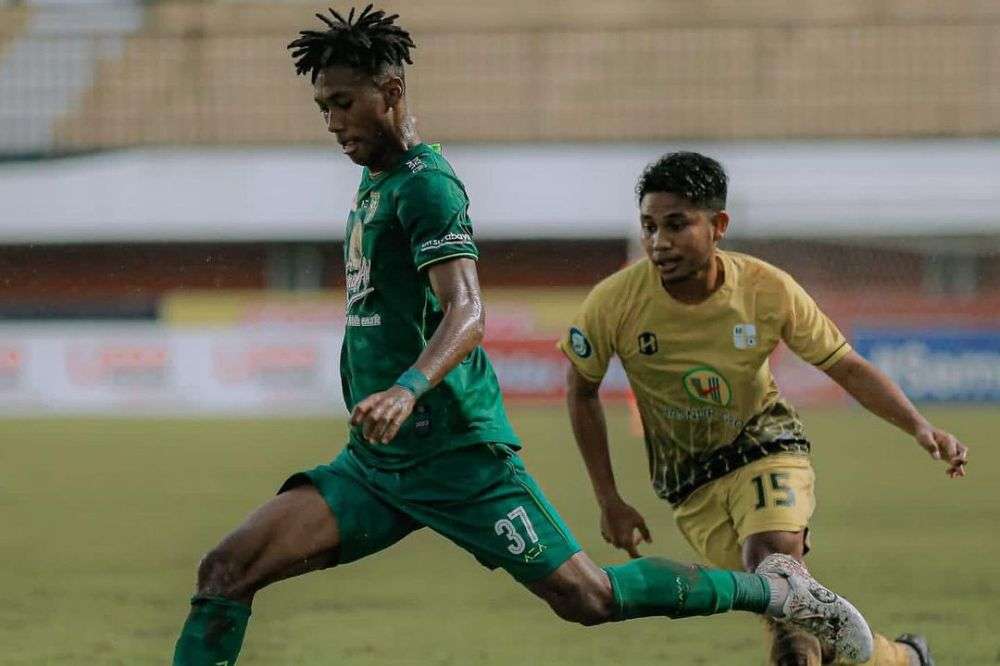 Persebaya Incar Poin Di Tengah Buruknya Lini Belakang