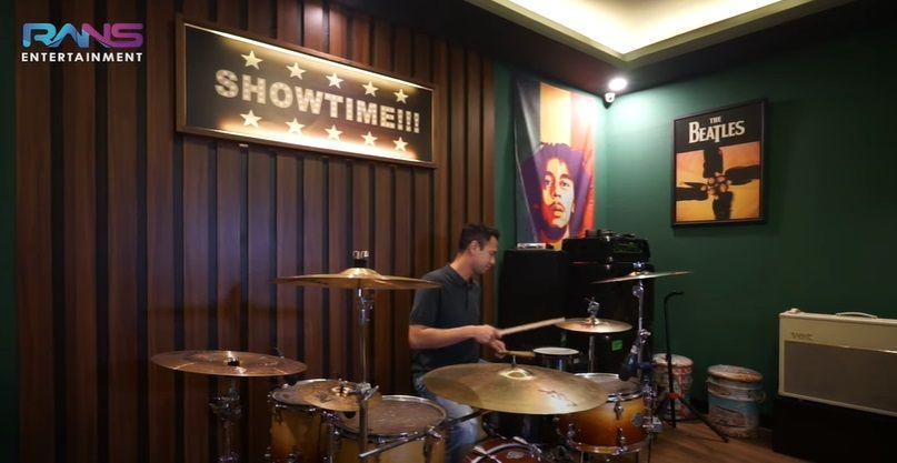 9 Momen Raffi Rekaman Drum Bikin Band Bareng Andre Dan Aldi