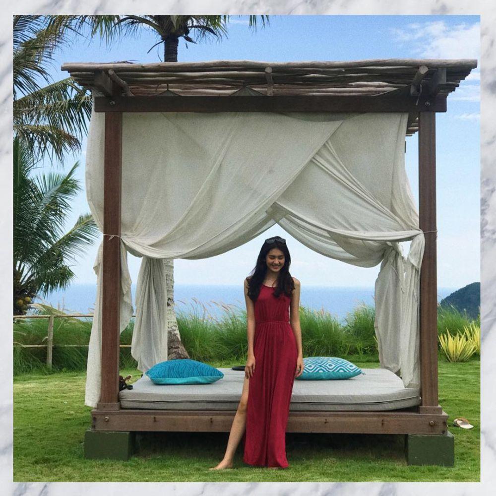 Ootd Ke Pantai Ala Zoe Abbas Jackson Tampil Manis