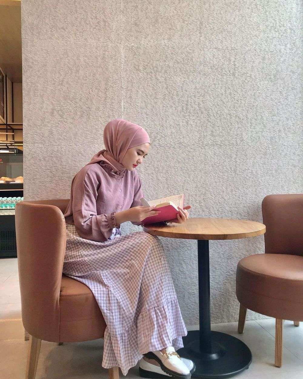 Ootd Hijab Dengan Rok Motif Ala Intan Ghazella