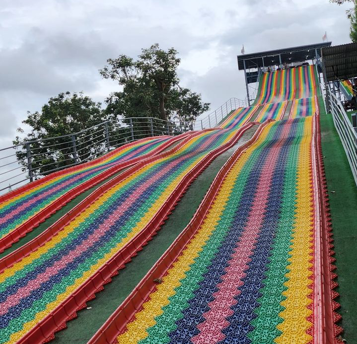 15 Tempat Wisata Dengan Wahana Rainbow Slide