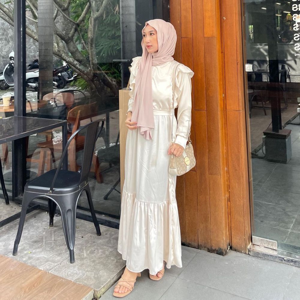 Outfit Kondangan Hijab Dengan Nuansa Putih