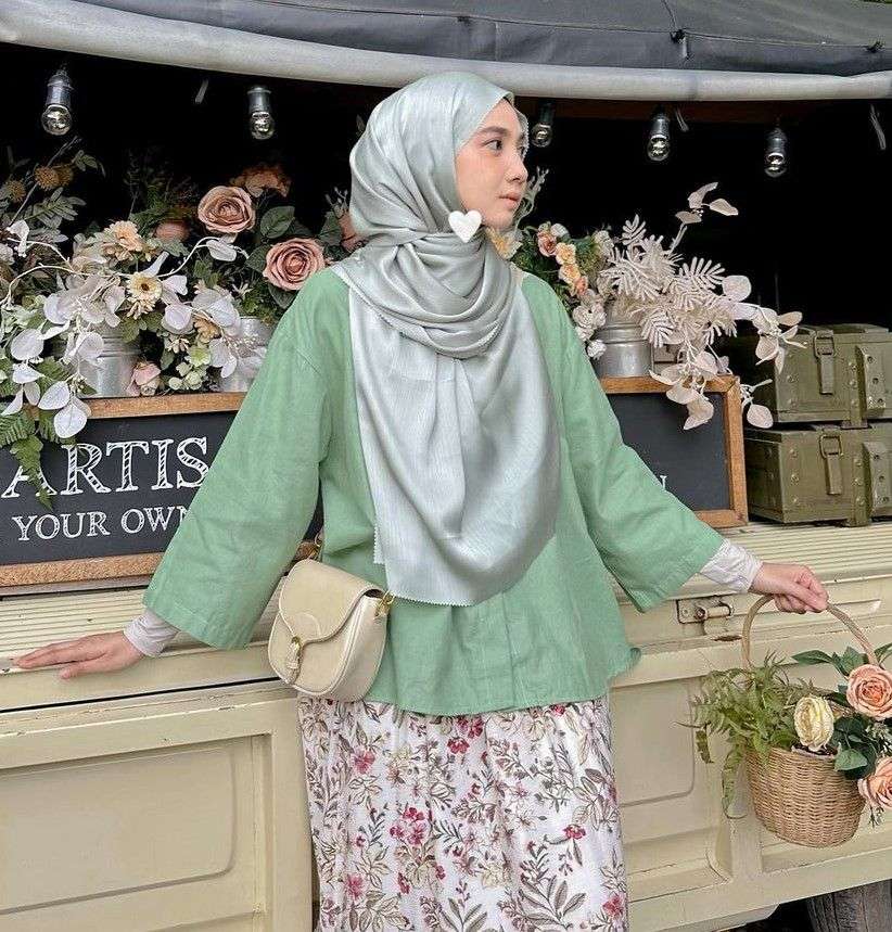 9 Warna Jilbab Yang Cocok Dipadukan Baju Hijau Sage