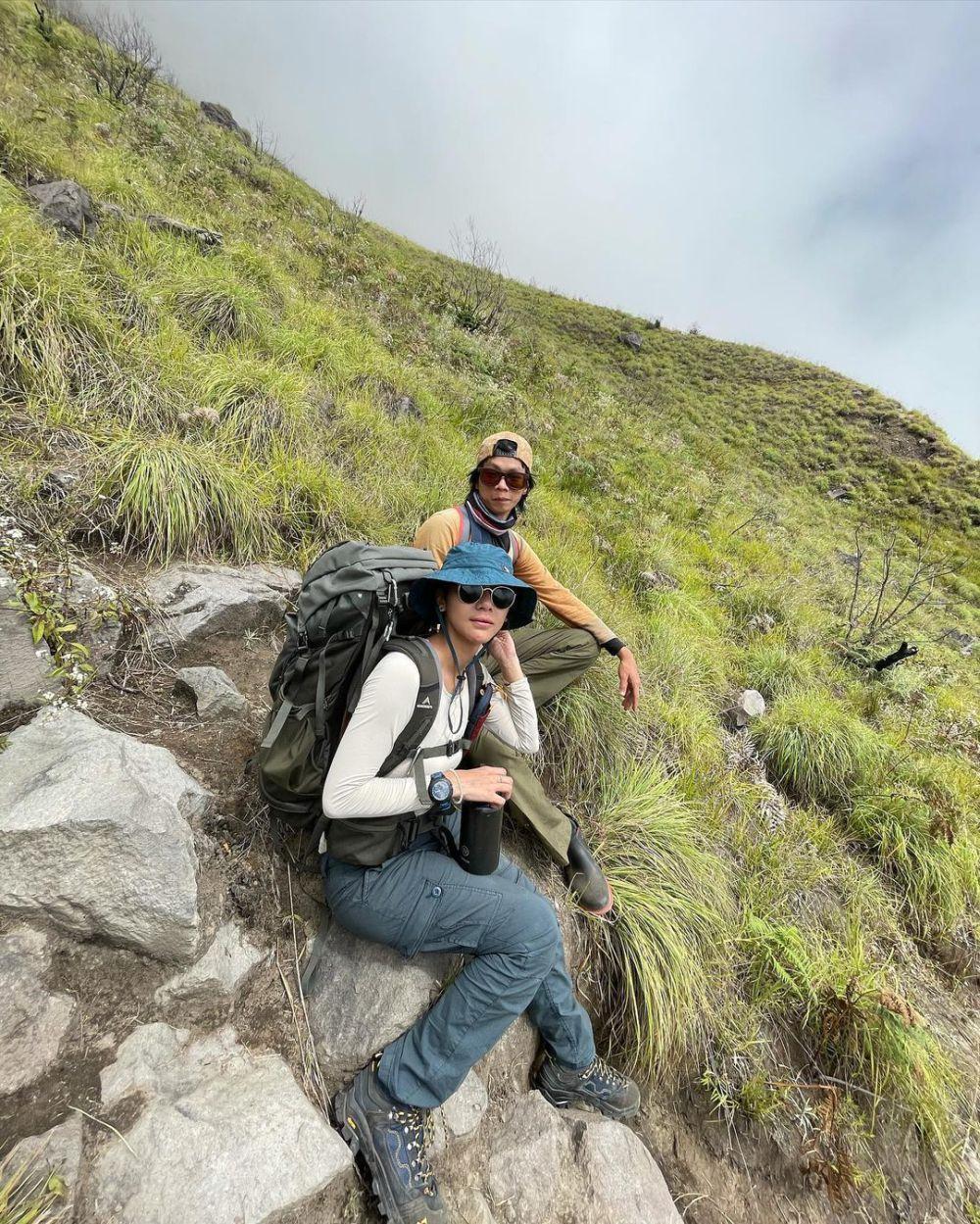 Seleb Yang Berhasil Mendaki Gunung Rinjani