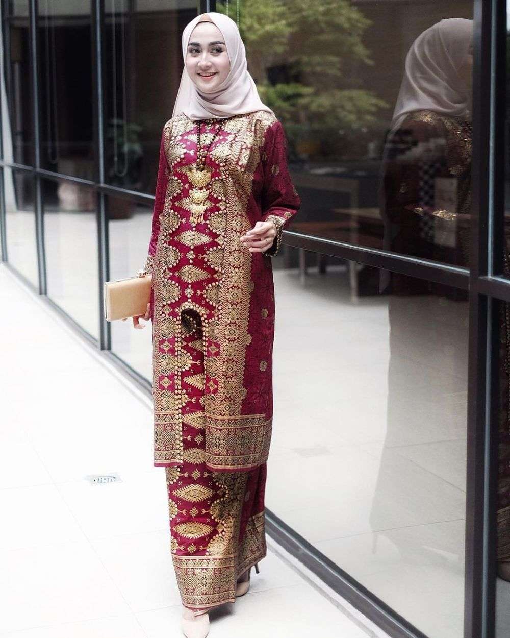 Ide Hijab Style Kondangan Dengan Outfit Nuansa Etnik