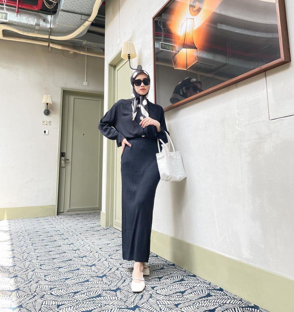 Ootd Serba Hitam Ala Vina Maulina Mamba Style