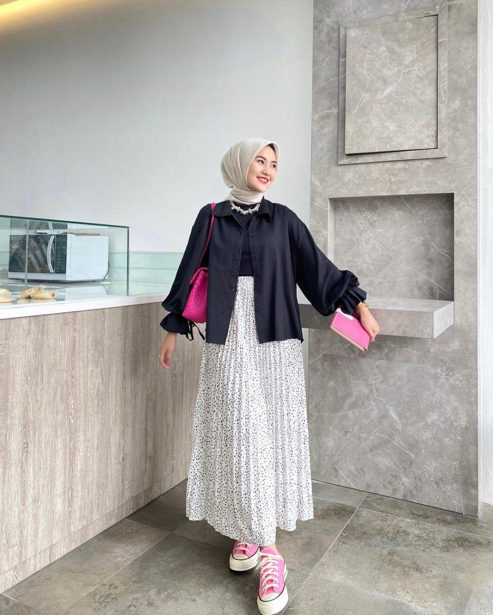 9 Ide Styling Rok Plisket Ala Intan Ghazella Anggun