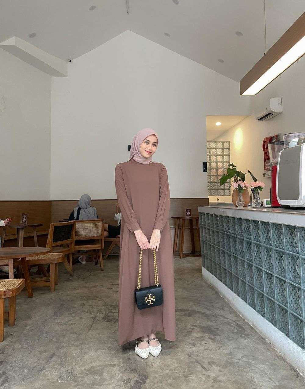 Ootd Hijab Nuansa Earth Tone Ala Vina Maulina