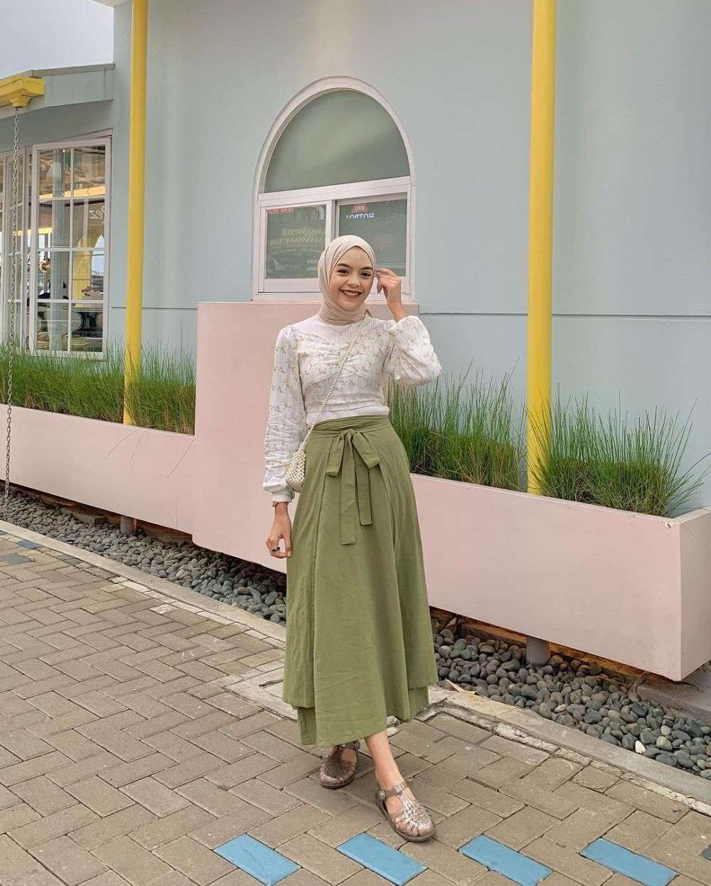 10 Inspirasi OOTD Hijab Nuansa Hijau Ala Febiola Nabila