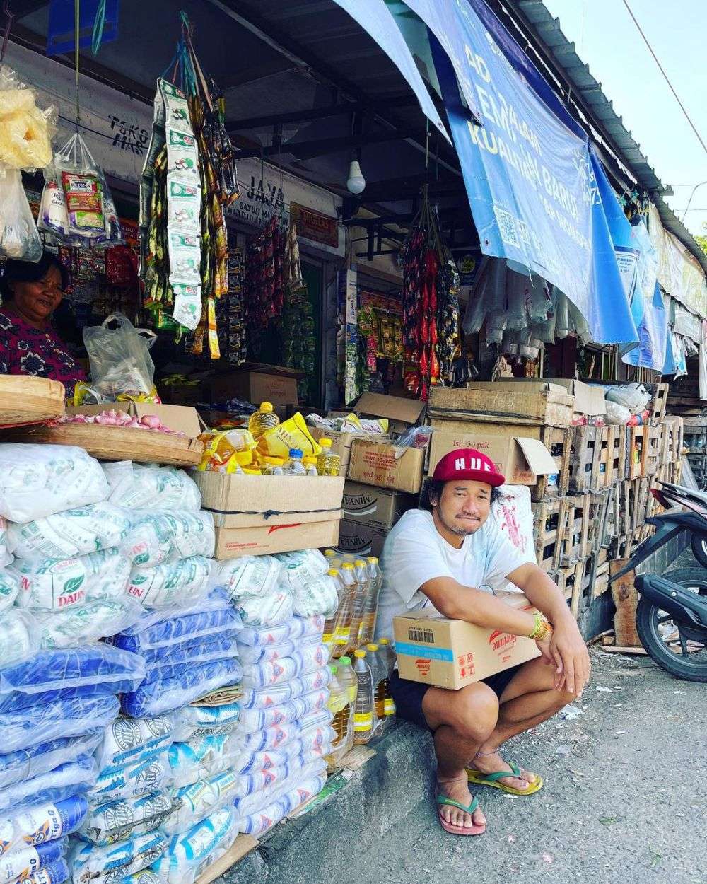 Potret Kehidupan Sederhana Isa Bajaj Di Magetan Buka Warung