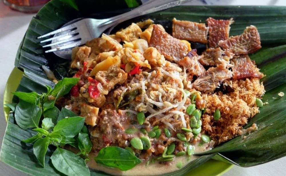 Rekomendasi Nasi Pecel Legendaris Di Surabaya