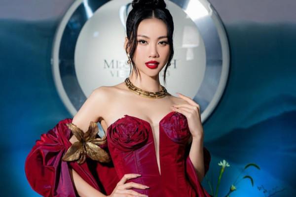 Potret Bui Quynh Hoa Miss Universe Vietnam Menawan