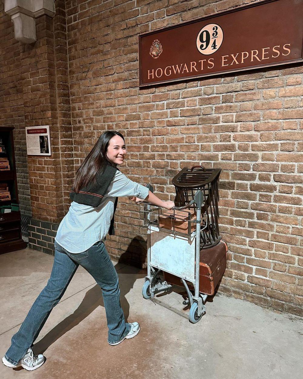 Pamela Bowie Ke Harry Potter Studios London